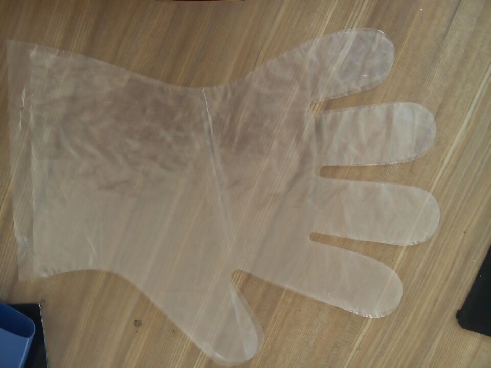 HDPE Clear Plastic Disposable Gloves Food Safe Waterproof With Smooth Surface